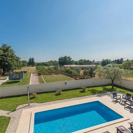 Villa Dija *